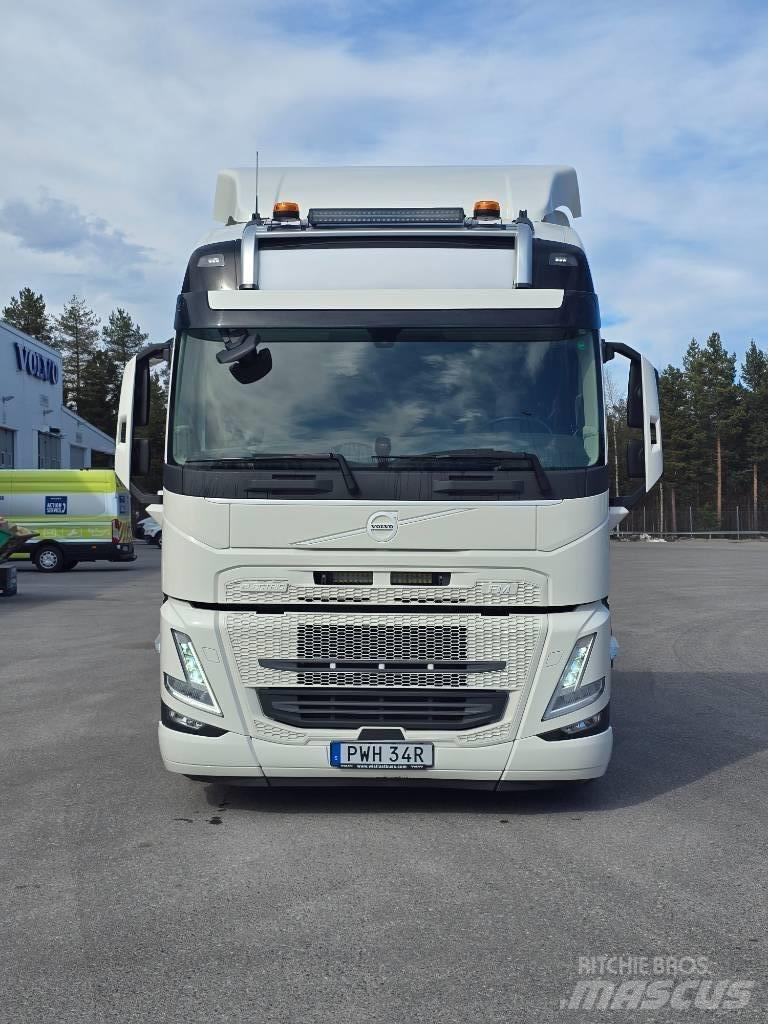 Volvo FM Electric 吊鉤式起重車