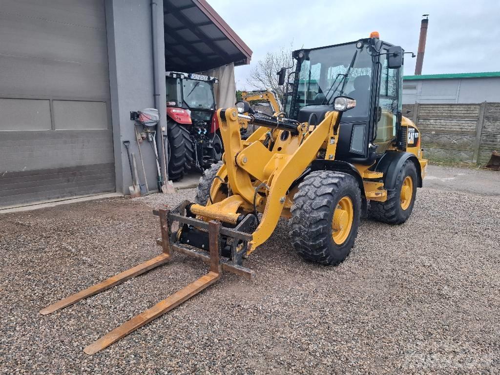 CAT 907 M 輪胎式裝載機