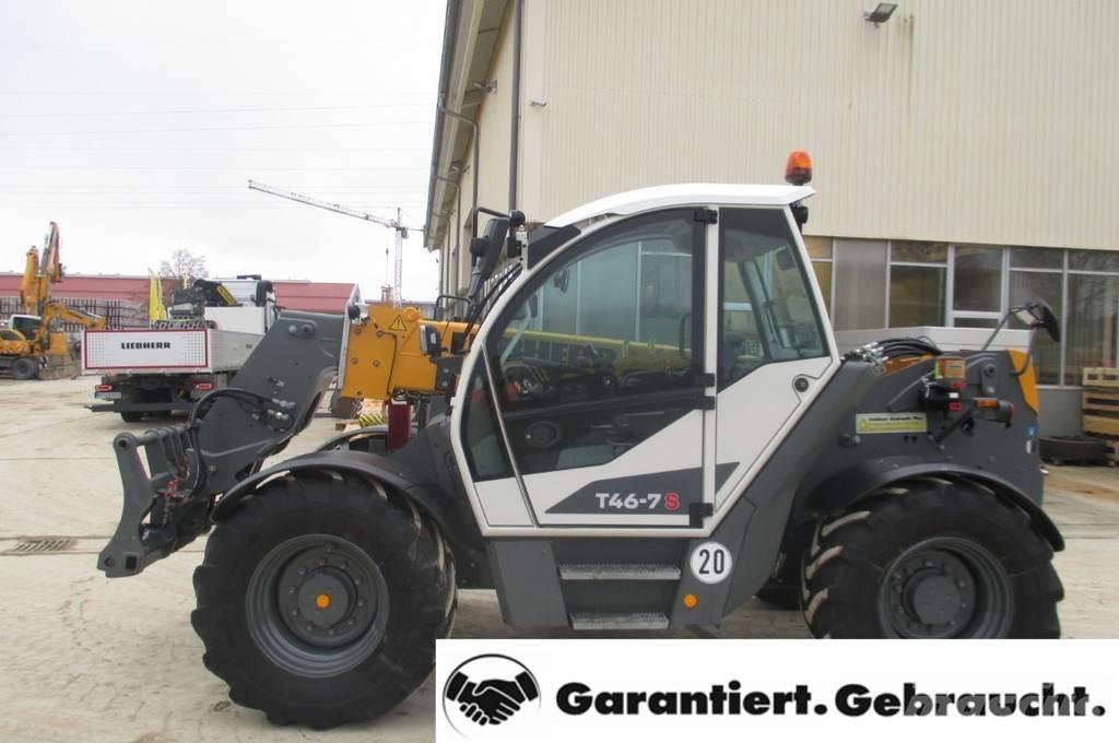 Liebherr T 46-7s 伸縮臂操作車