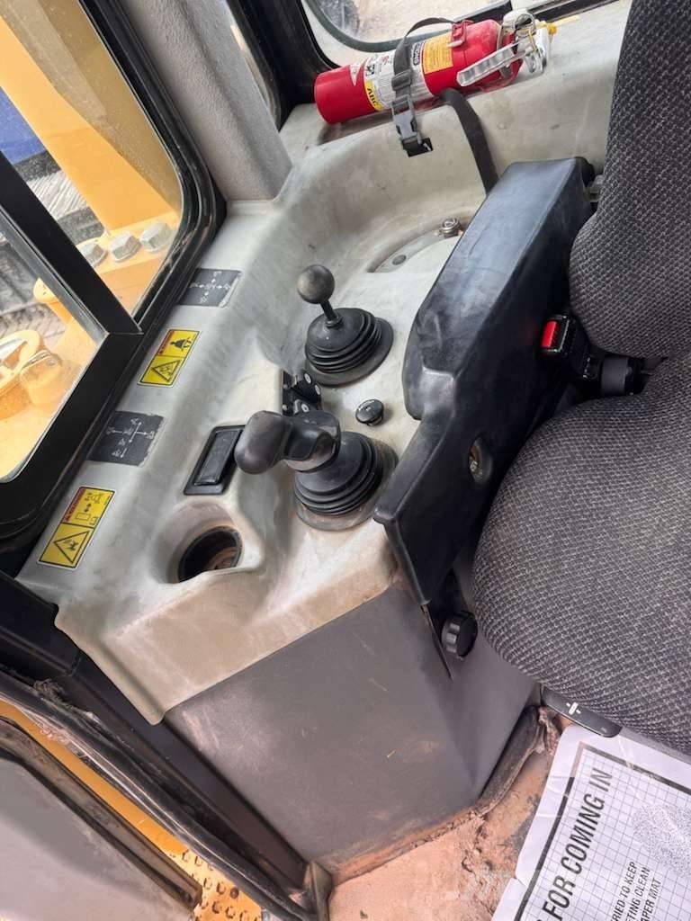 CAT D 7 R XR II 履帶推土機