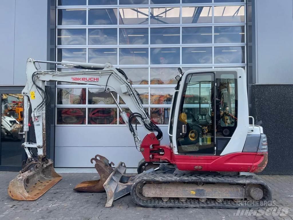 Takeuchi TB250 小型挖土機/掘鑿機<7t(小型挖掘機)