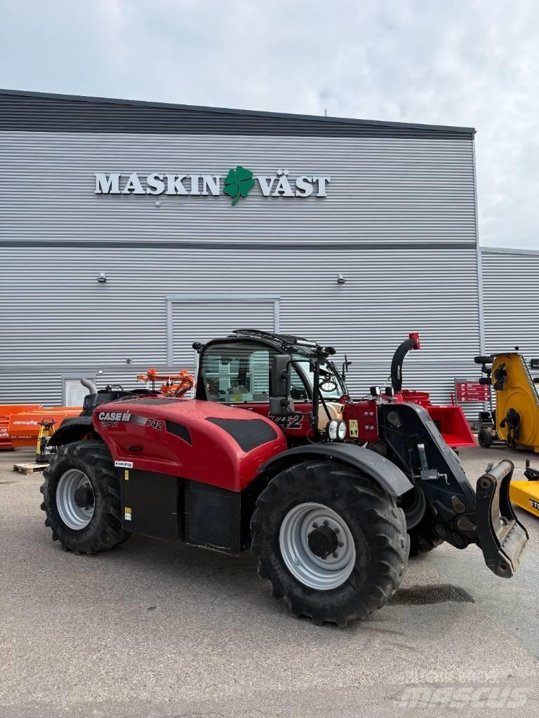 Case IH Farmlift 742 伸縮臂操作車