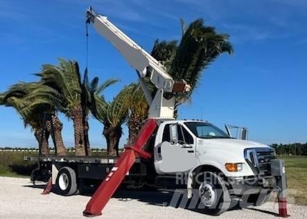 Ford F 750 起重機卡車