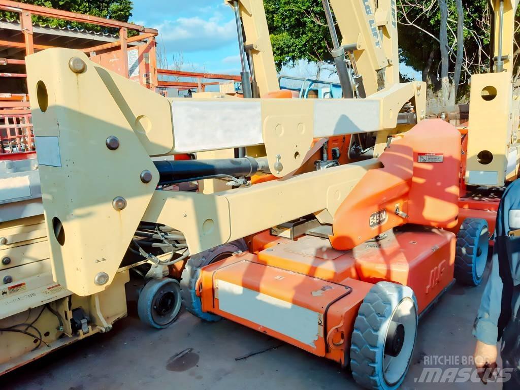 JLG E 450 A 曲臂高空作業車
