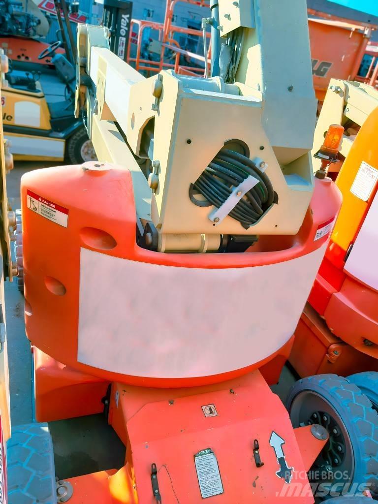 JLG E 450 A 曲臂高空作業車