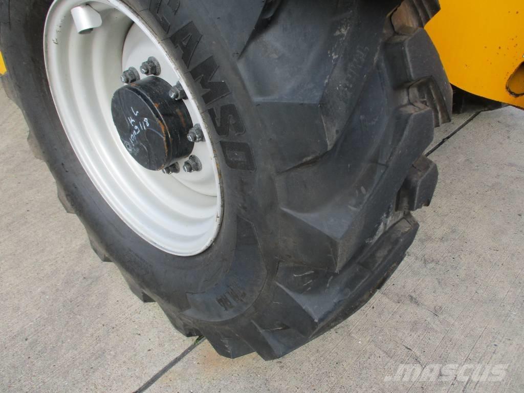 Manitou MT 1840 伸縮臂操作車