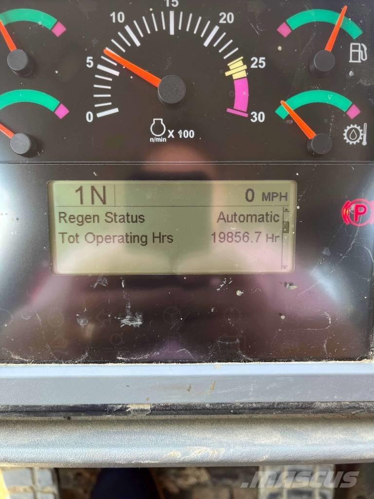 CAT 966 K 輪胎式裝載機