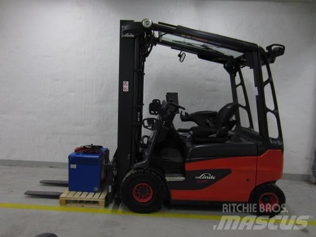 Linde E25R 電動堆高機
