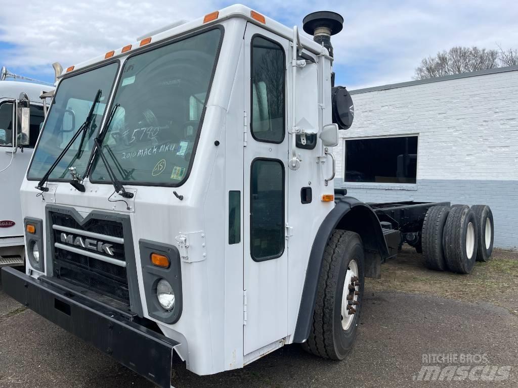 Mack LEU613 商用底盤車