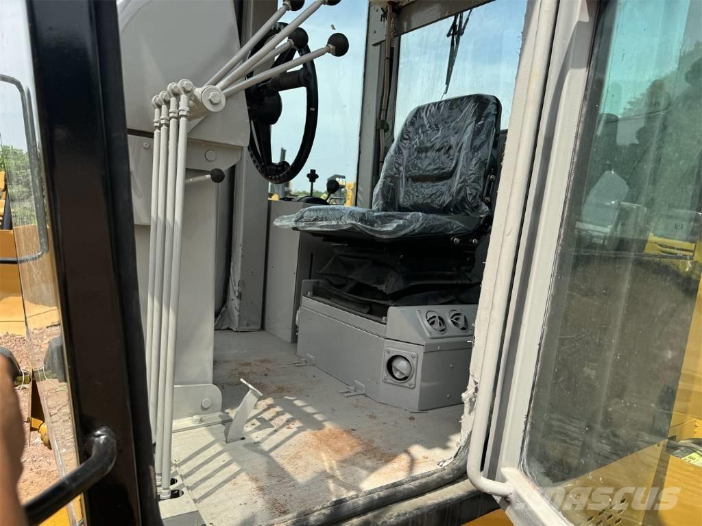 CAT 140 G 平土機