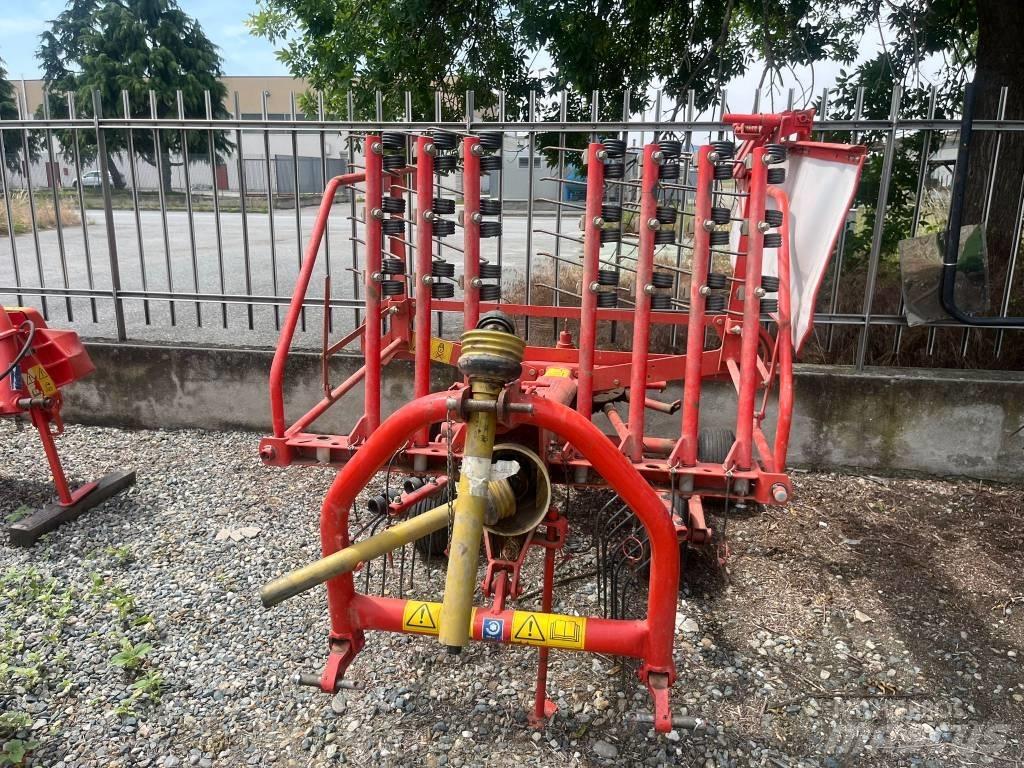 Kuhn GA 3201 G M 耙與翻草機