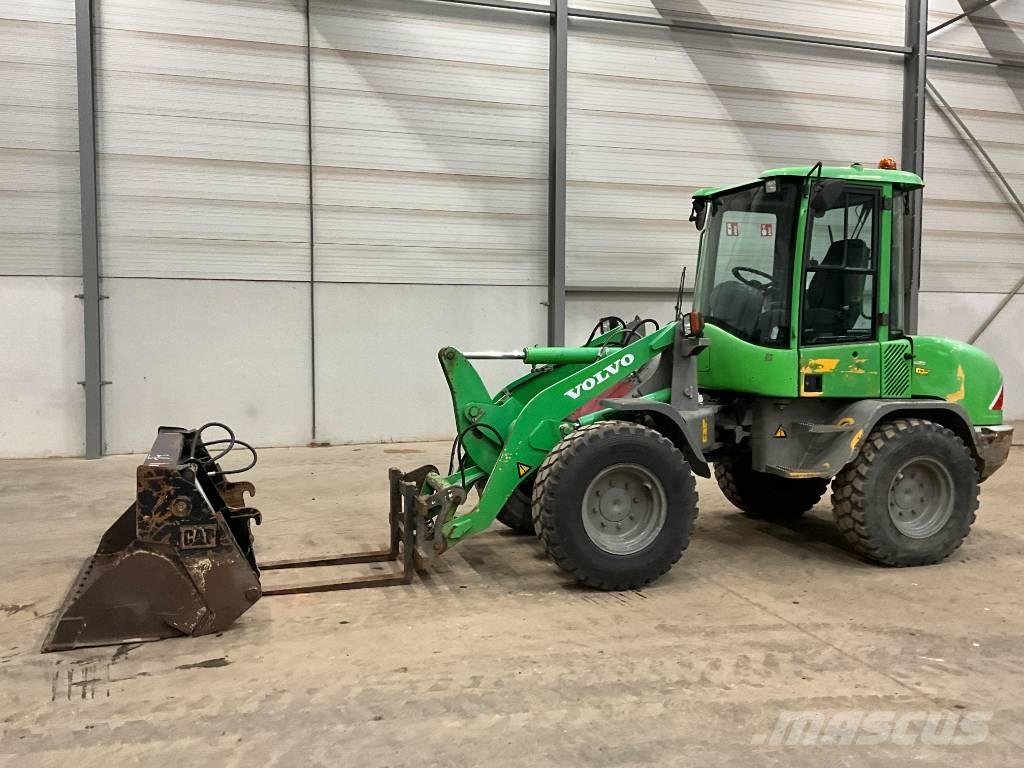 Volvo L 30 B-Z/X 輪胎式裝載機