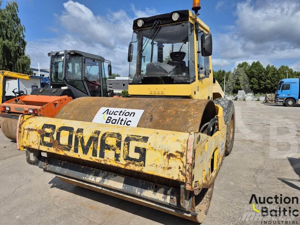 Bomag BW 211 D-4 單輪滾壓機