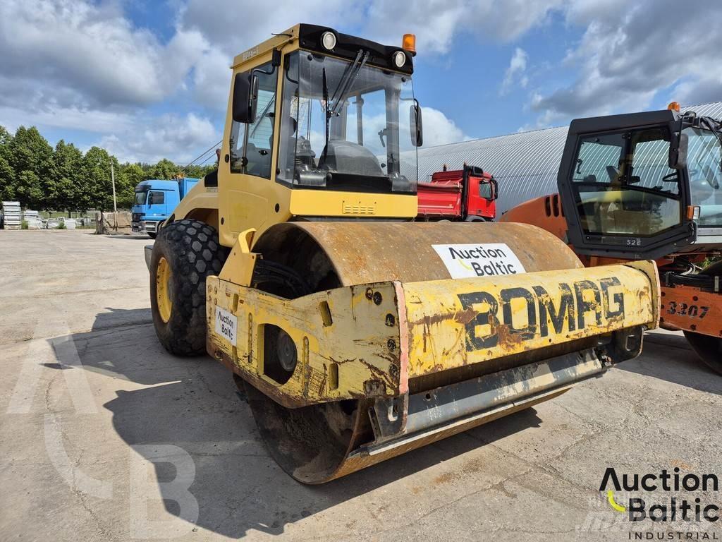 Bomag BW 211 D-4 單輪滾壓機