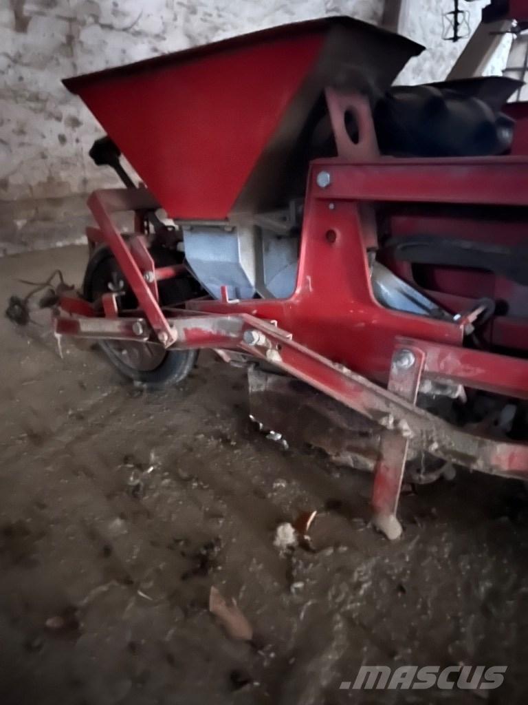 Becker 12 R 精密播種機