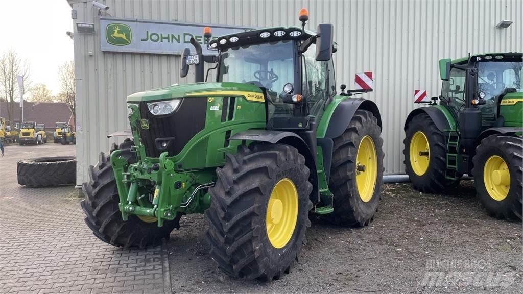 John Deere 6R215 曳引機