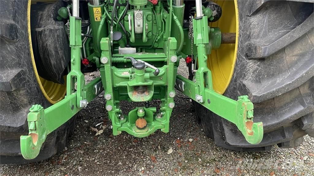 John Deere 6R215 曳引機