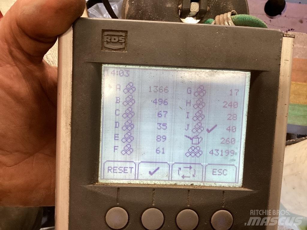 McHale V 660 圓型牧草打包機