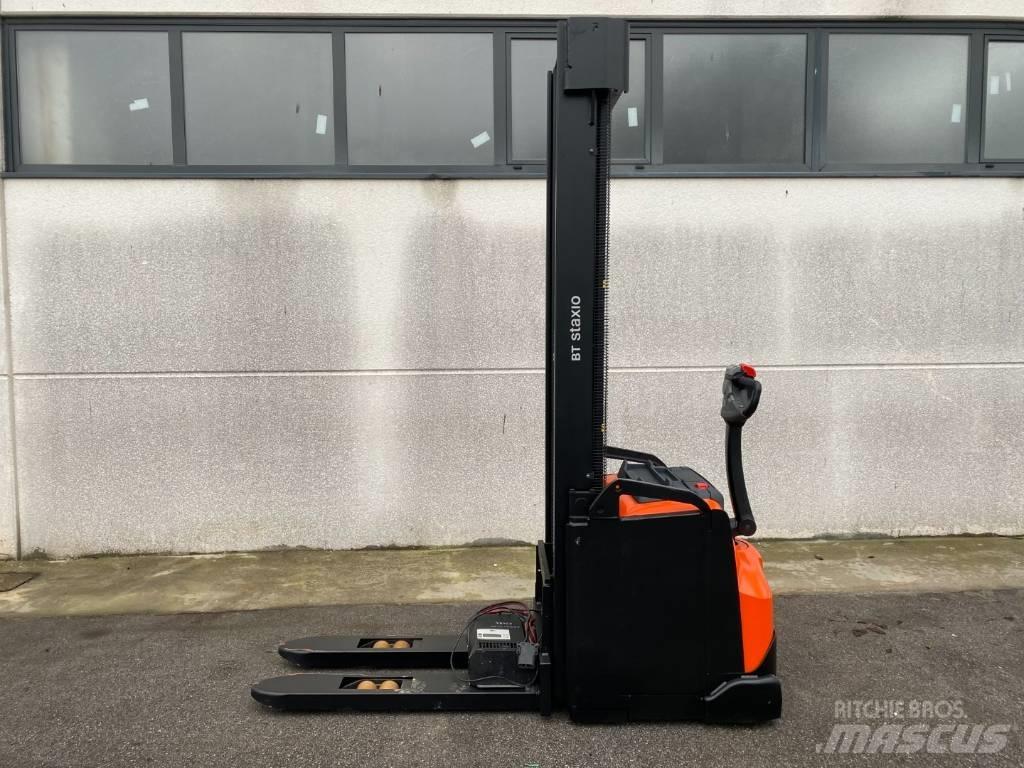 Toyota SWE160 行走控制式堆積機