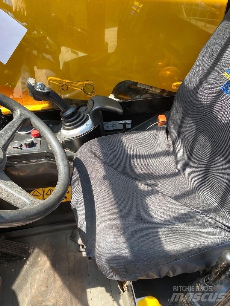 JCB 527-58 Agri 農業用伸縮臂裝載機