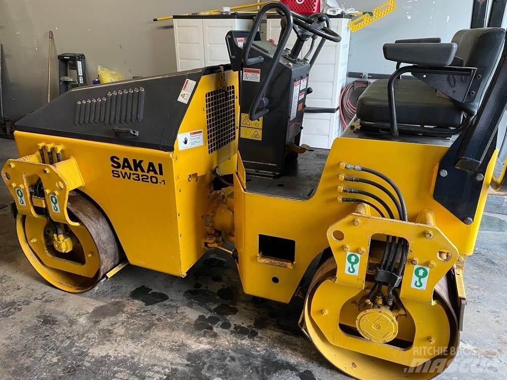 Sakai SW 320-1 雙輪滾壓機