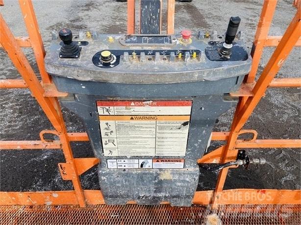 JLG 860 SJ 伸縮臂高空作業車