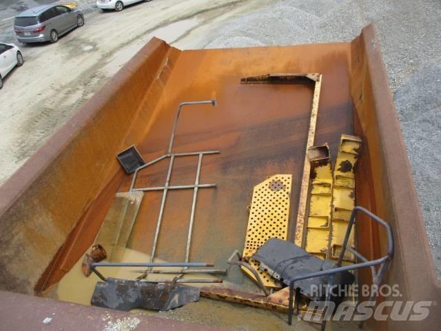 Komatsu HD325-6E0 履帶式傾卸車/翻斗車