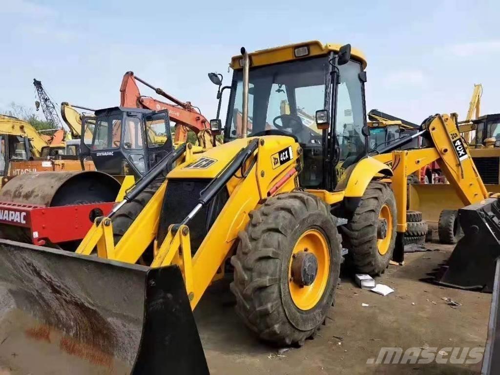 JCB 4CX 反鏟裝載機