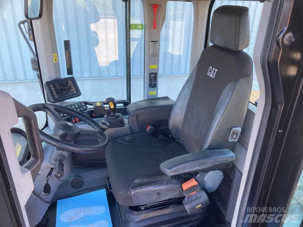 CAT 938M 輪胎式裝載機