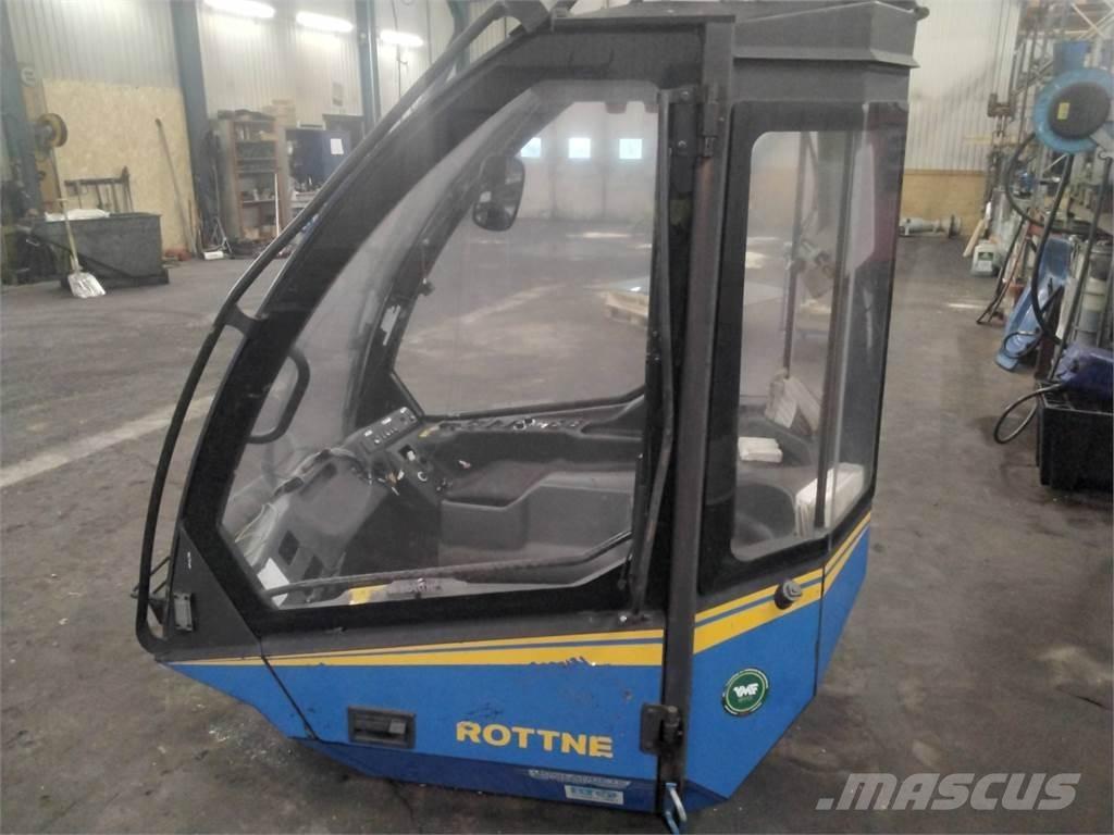 Rottne H20 駕駛室與內部