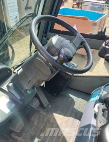 Toyota 02-8 FDF 30 柴油卡車