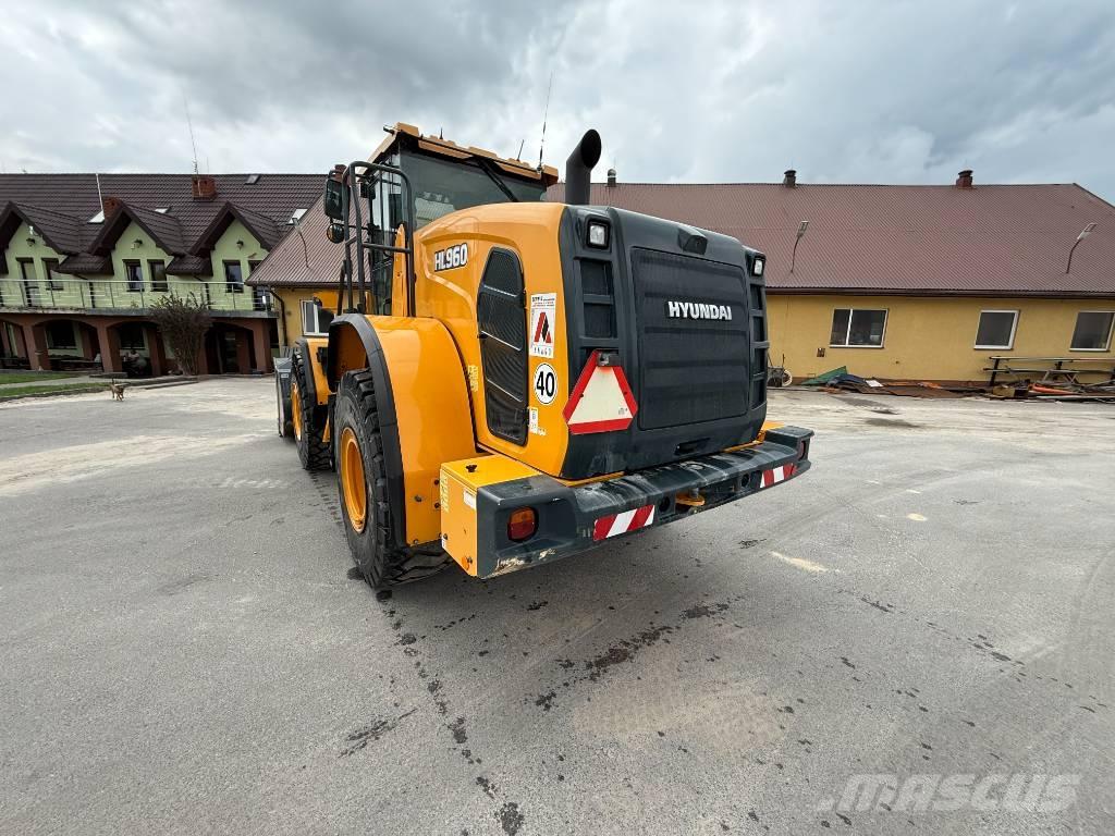 Hyundai HL 960 輪胎式裝載機