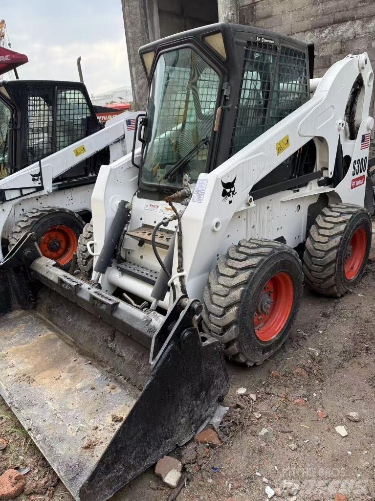 Bobcat S 300 滑移轉向裝載機