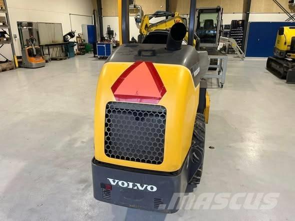 Volvo SD 25 單輪滾壓機