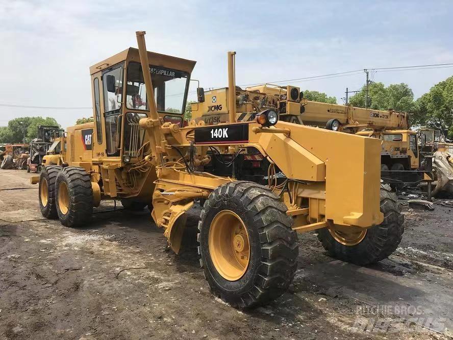CAT 140 平土機