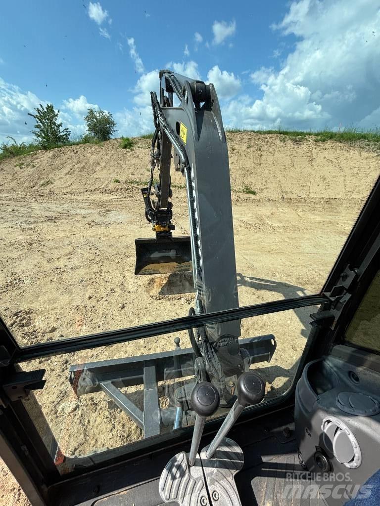 Volvo ECR 25 D 小型挖土機/掘鑿機<7t(小型挖掘機)