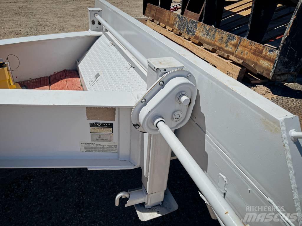  Pro-Trak Trailers 平板式/側卸式拖車