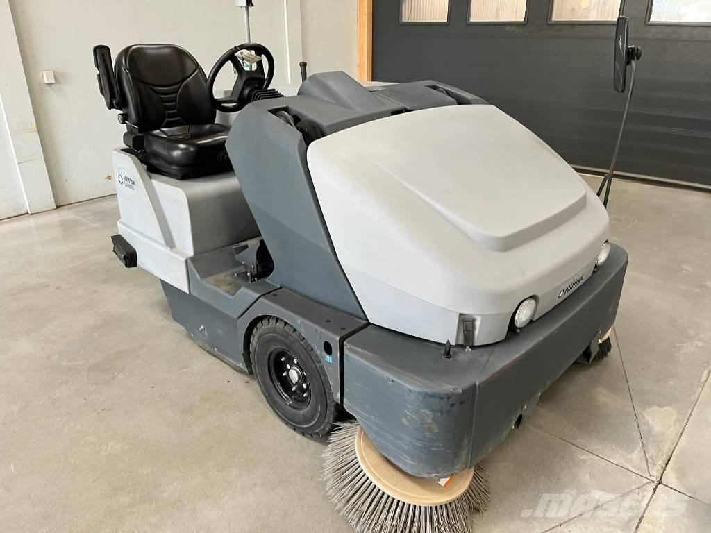 Nilfisk SW 8000 室內掃倉機
