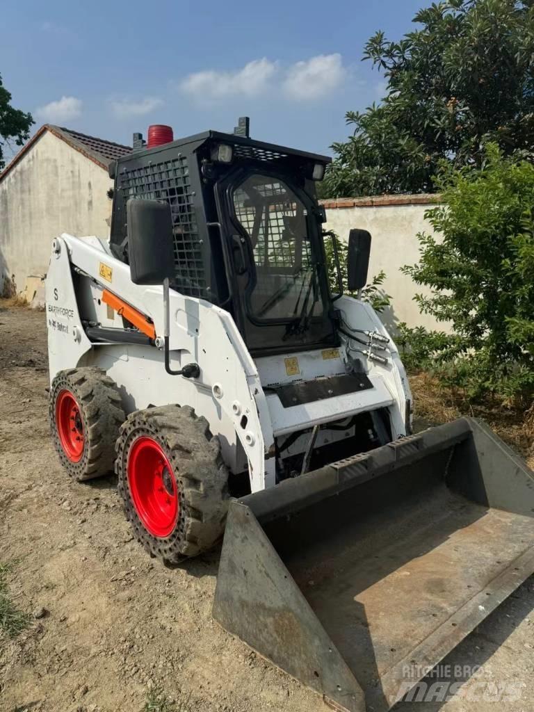 Bobcat S16 滑移轉向裝載機