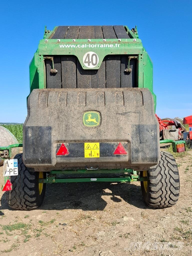 John Deere V461M 圓型牧草打包機
