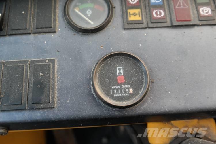 Volvo L160 COMPACTOR 輪胎式裝載機