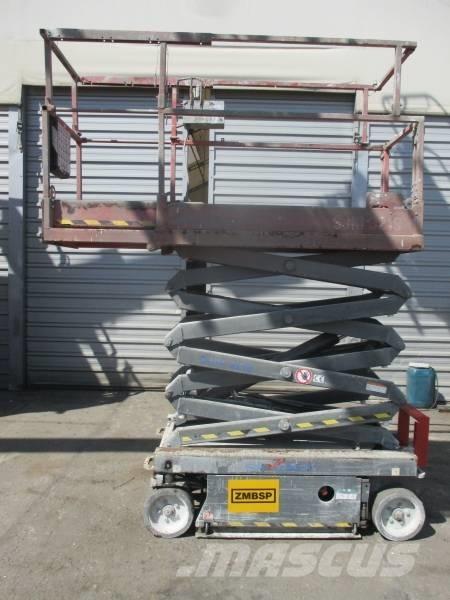 SkyJack SJ III 3219 剪式升降機