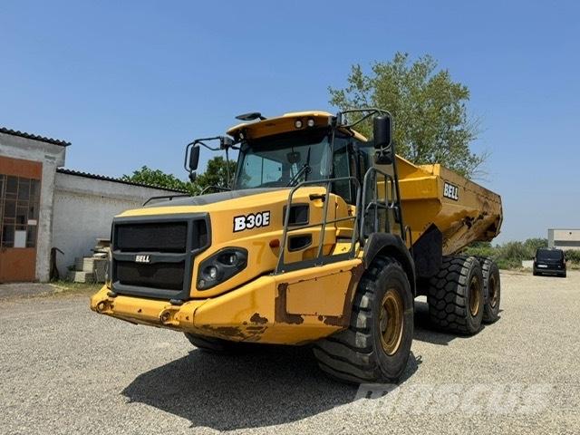 Bell B 30 E 鉸接式起吊車