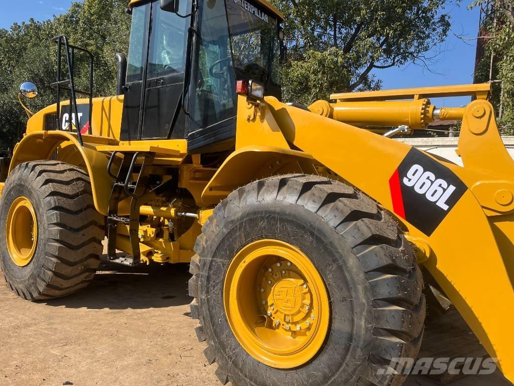 CAT 966 輪胎式裝載機