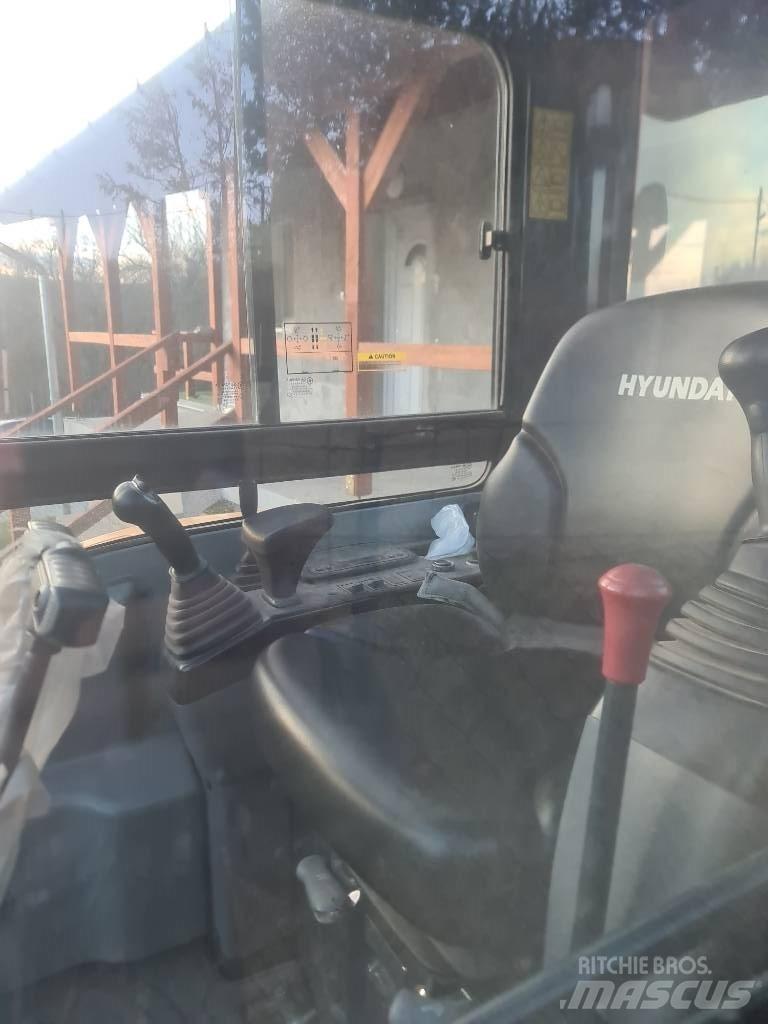 Hyundai R25Z-9 AK 小型挖土機/掘鑿機<7t(小型挖掘機)