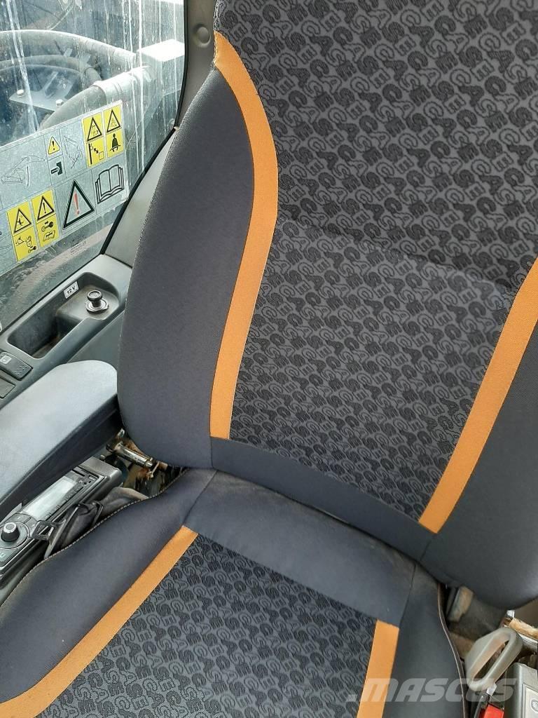 CASE CX 300 D 其他物料運輸工具