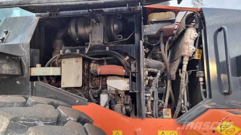 Hitachi ZW 220-6 輪胎式裝載機