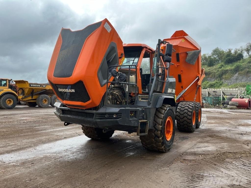 Doosan DA 30 鉸接式起吊車