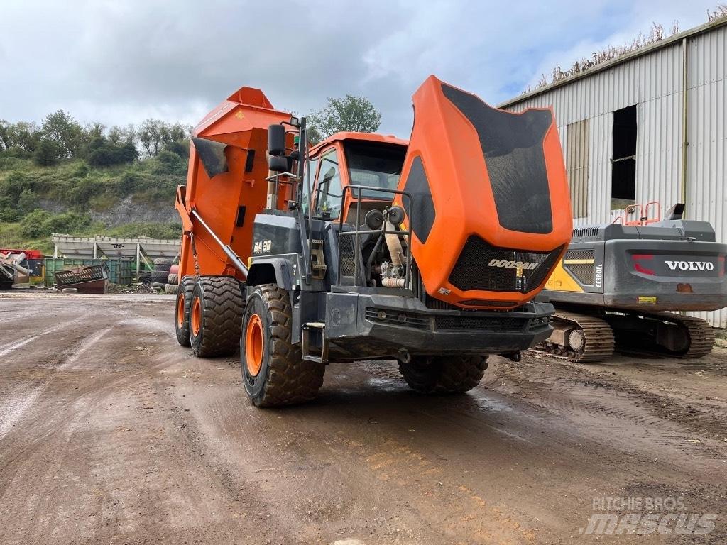 Doosan DA 30 鉸接式起吊車