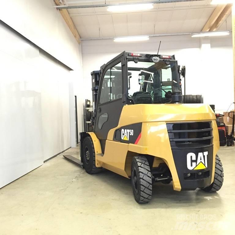 CAT DP 50 N 柴油卡車